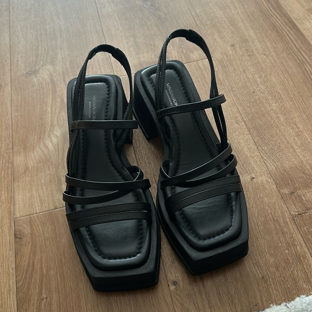 Vagabond Hennie Black